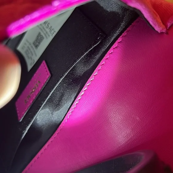 Versace NWOT Hot Pink Velvet MEDUSA Clutch crossbody Handbag 7”x5” with dust bag - Picture 6 of 11